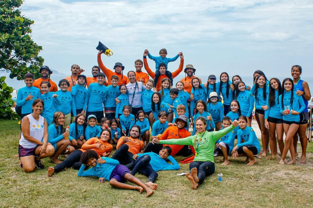 Turma inteira do Surf Camp reunida ao fim do dia